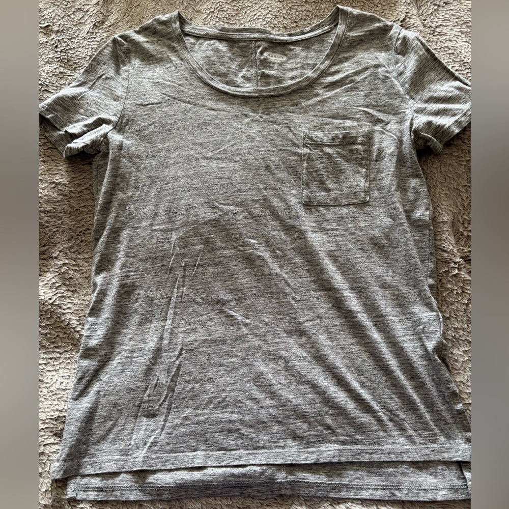 X-Small Grey Old Navy T-shirt